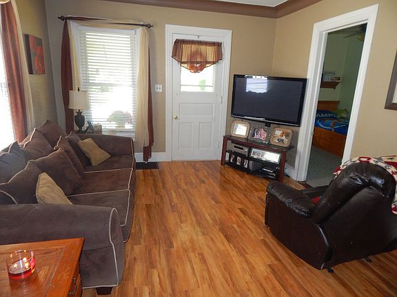 3rd image of 212 Elm St