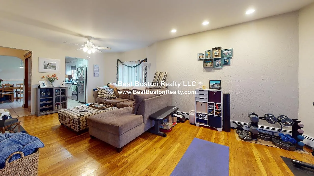 2 bed, 1.0 bath, 1200 sqft, $2,800 — Photo 1