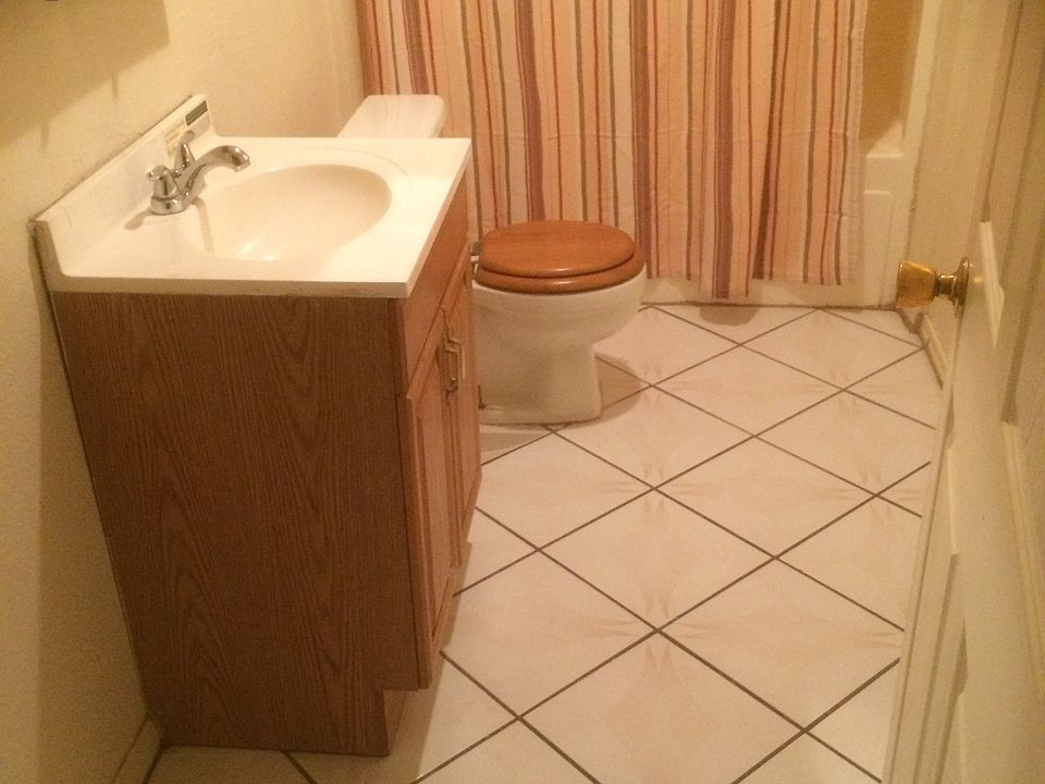 2nd image of 618 Clinton St