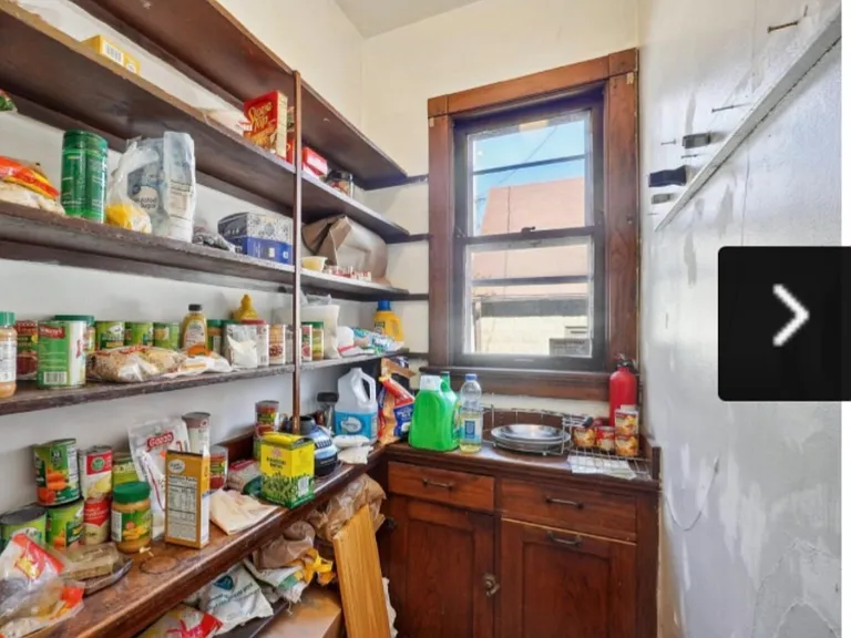 3062 N Oakland Ave — Photo 12