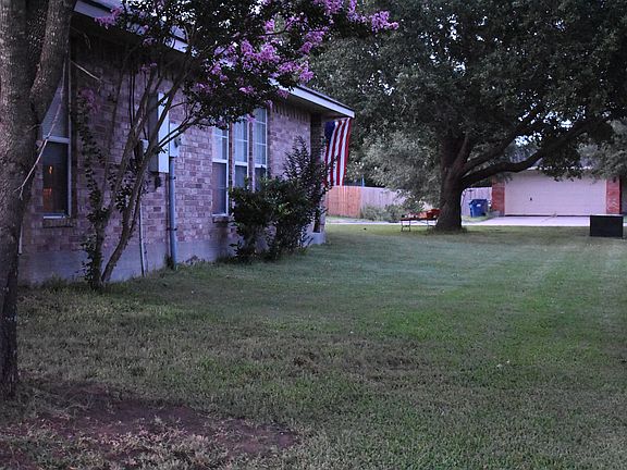 5th image of 103 Lonesome Dove Dr