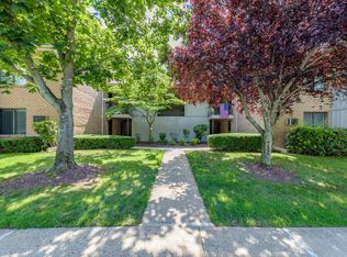 204 Covered Brg UNIT B, Manalapan, NJ 07726
