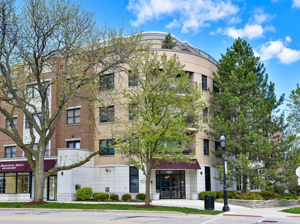 586 Crescent Blvd APT 305, Glen Ellyn, IL 60137