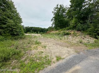 15 Blackberry Ln, Queensbury, NY 12804