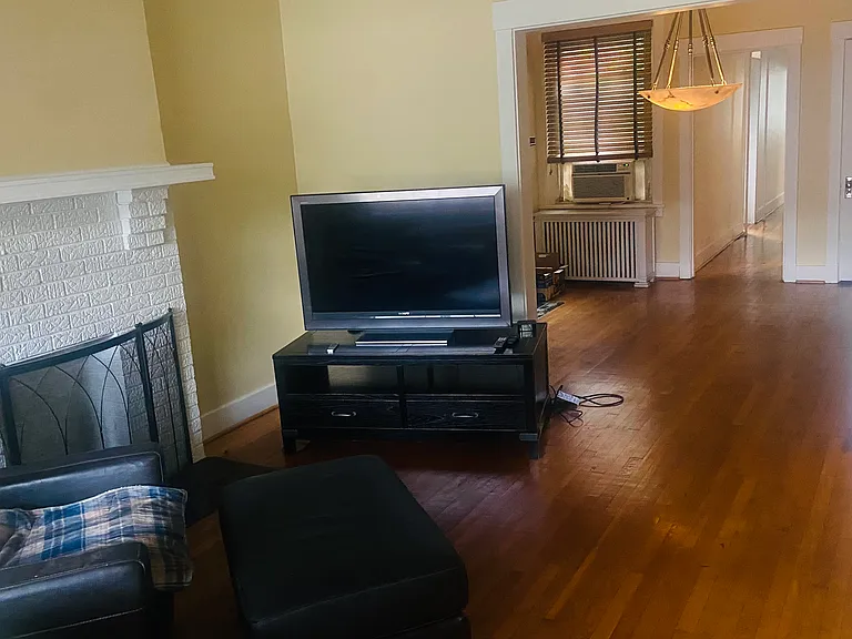 574 Peebles St #1 — Photo 10