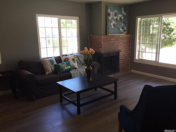 2nd image of 5114 Esmeralda St