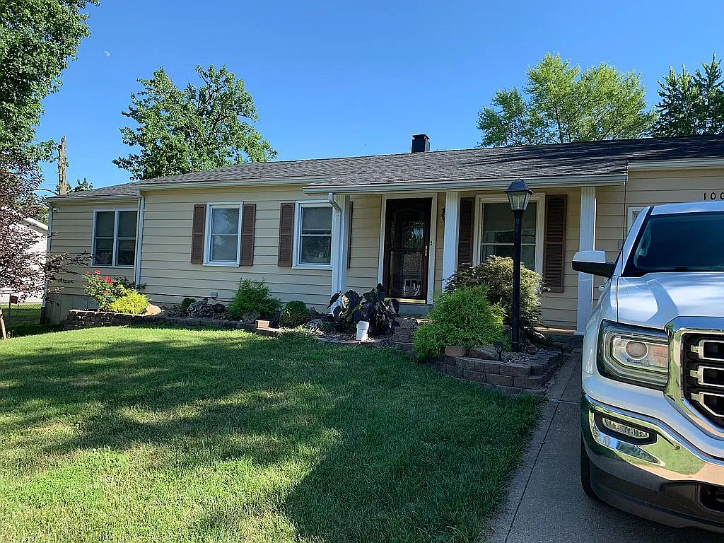 1008 Savoy Ln photo 1