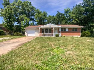 1829 Center Dr, High Ridge, MO 63049
