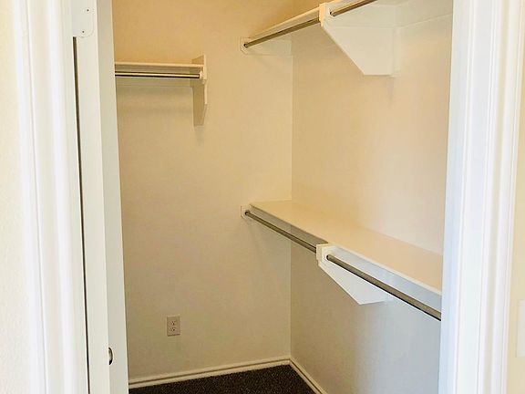 5th image of 13814 Avenue W