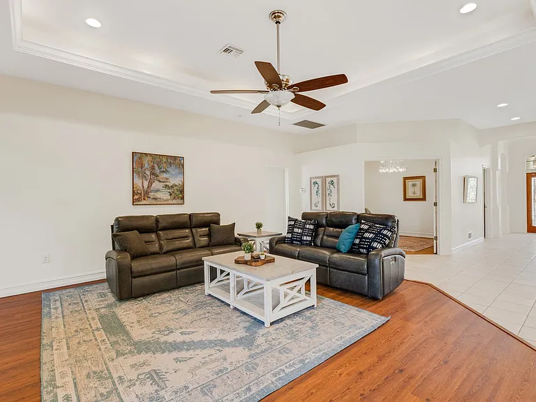 4801 Edgemont Ct — Photo 22