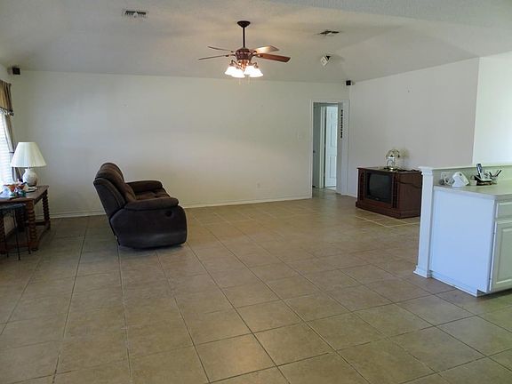 4th image of 213 Fort Houston Dr