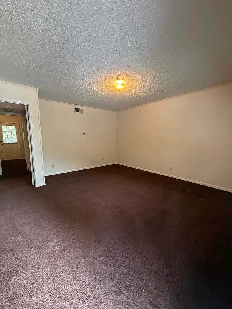 River Road Apartment Park 400 — Photo 3