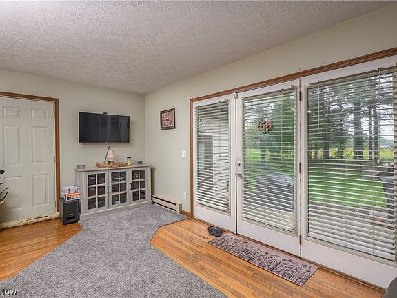 4th image of 824-826 Reno Dr