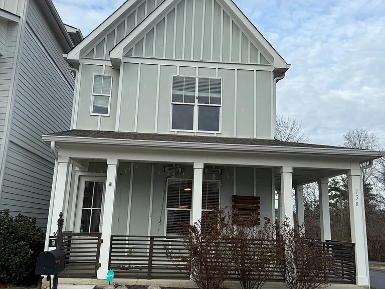 758 Cottage Park Dr — Photo 3