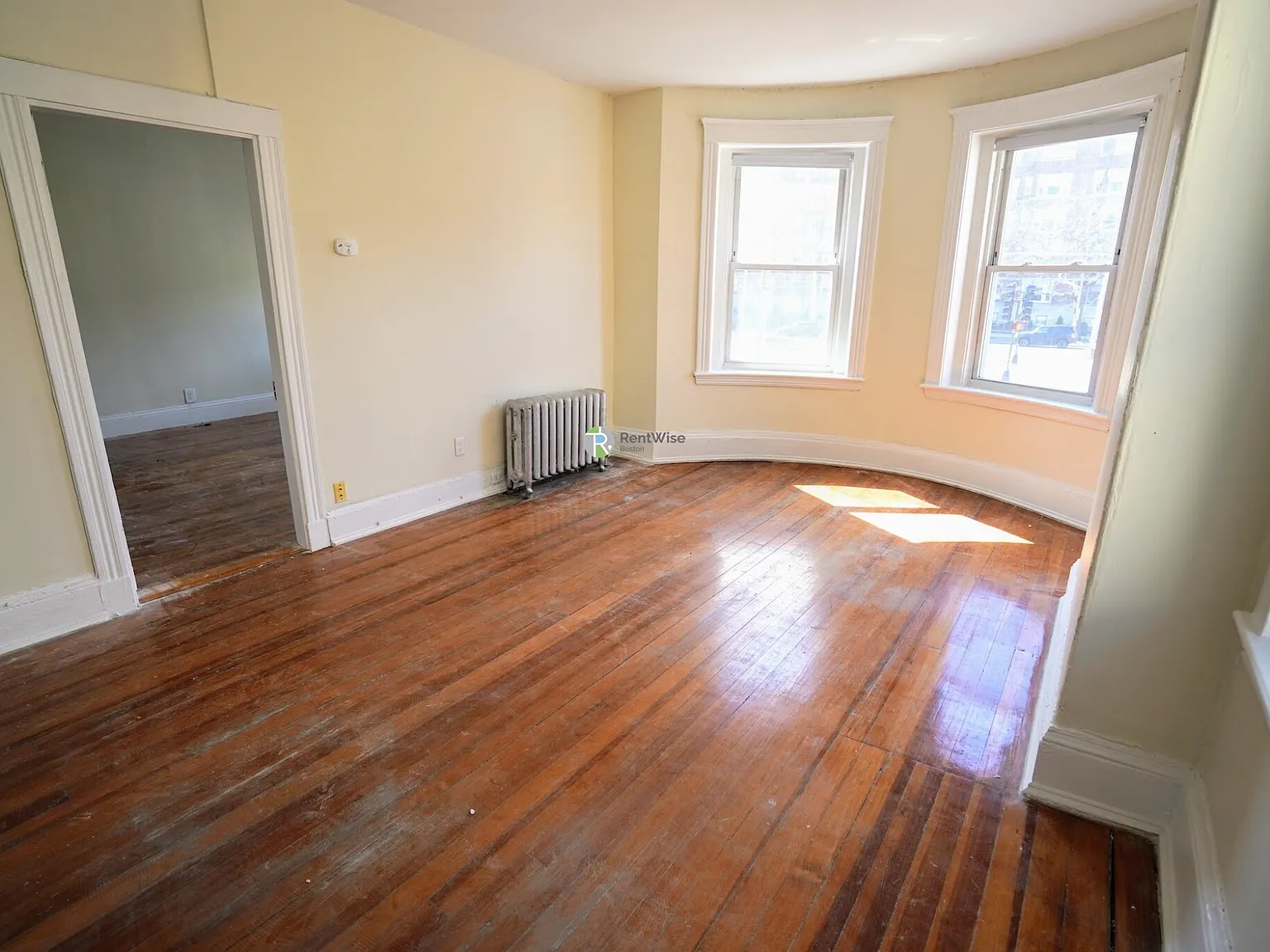 1 bed, 1.0 bath, $2,365 — Photo 2