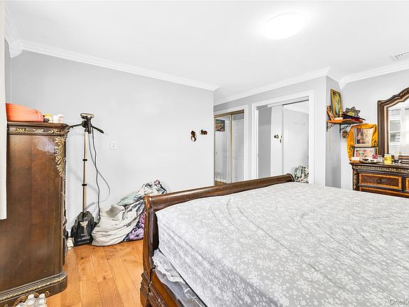 3rd image of 921 N Fletcher Avenue