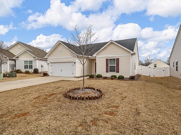 2nd image of 252 Cassingham Ln