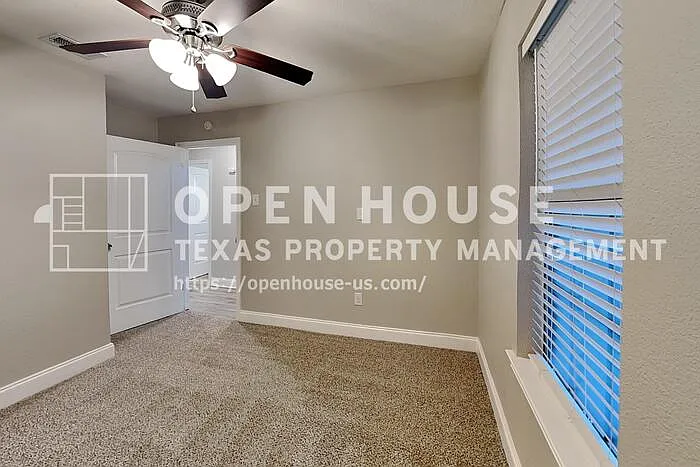 114 Liberty Dr — Photo 12