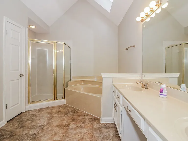 405 Locust Grove Dr — Photo 11