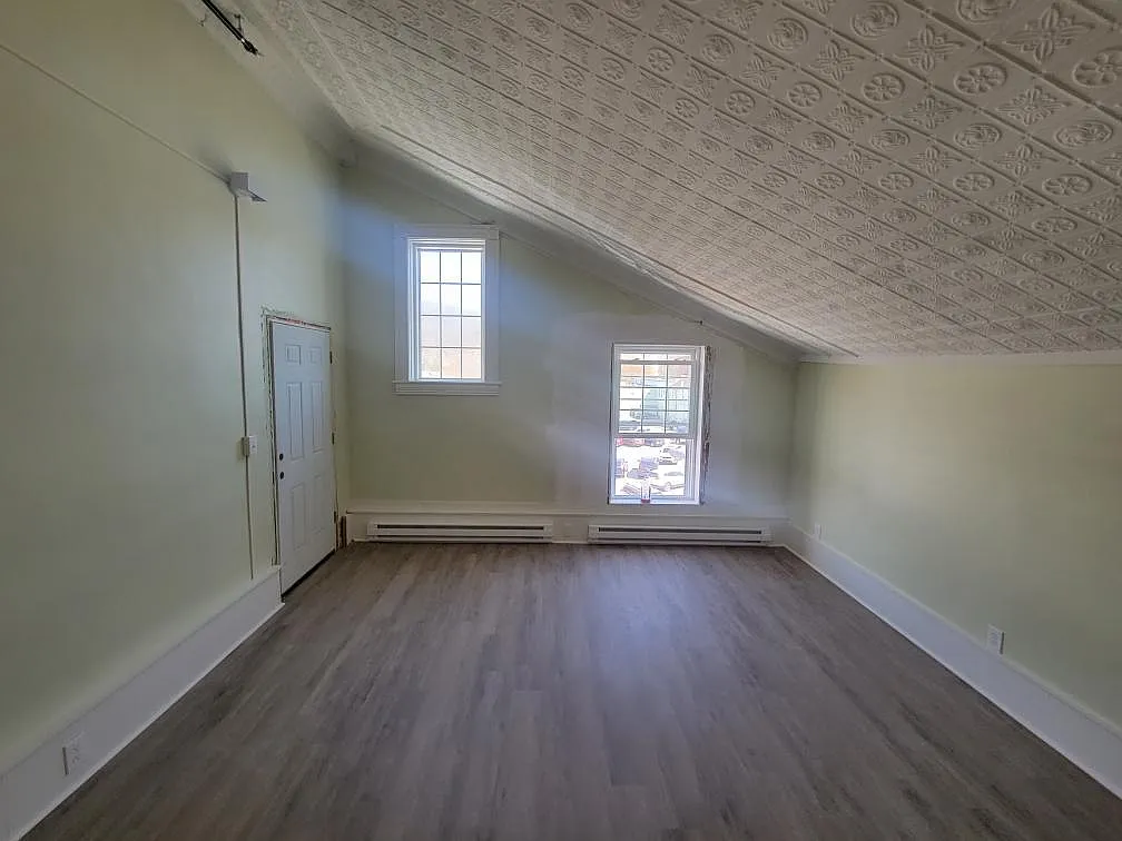 1 bed, 1.5 bath, 850 sqft, $1,000 — Photo 2