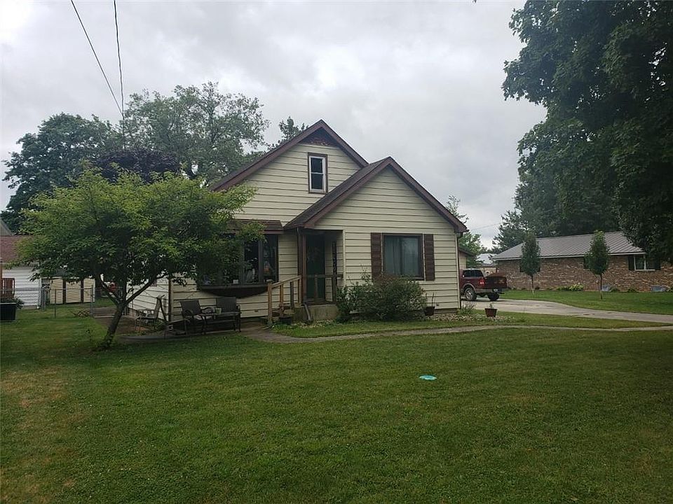 2nd image of 203 W Walnut St