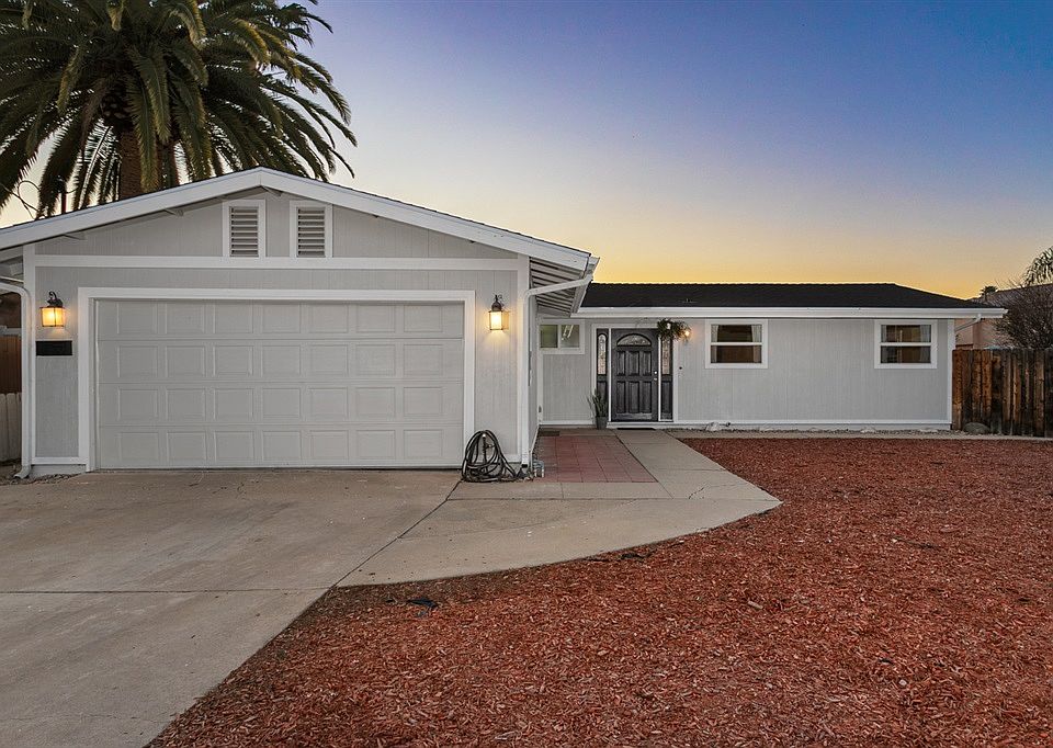 2nd image of 13158 Leaila Ln