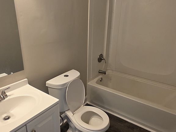 4th image of 18 Roberts Pl