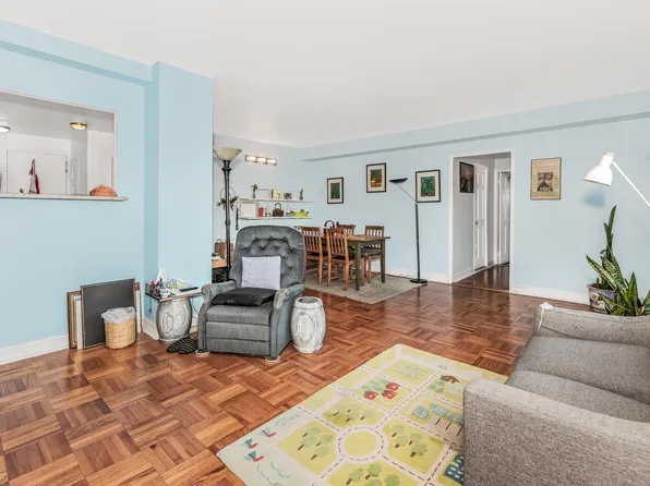 2 Fordham Hill Oval image 3 of 33