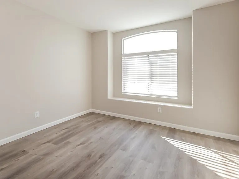 8338 W Bluefield Ave — Photo 11