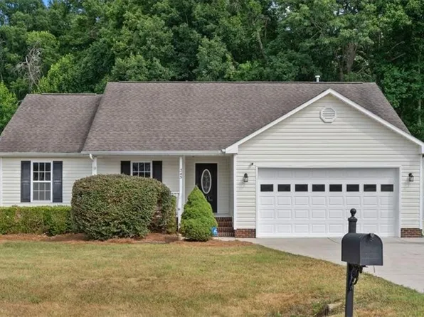 345 River Run Dr, Reidsville, NC 27320