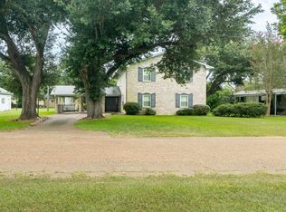 208 N 11th St, Kinder, LA 70648