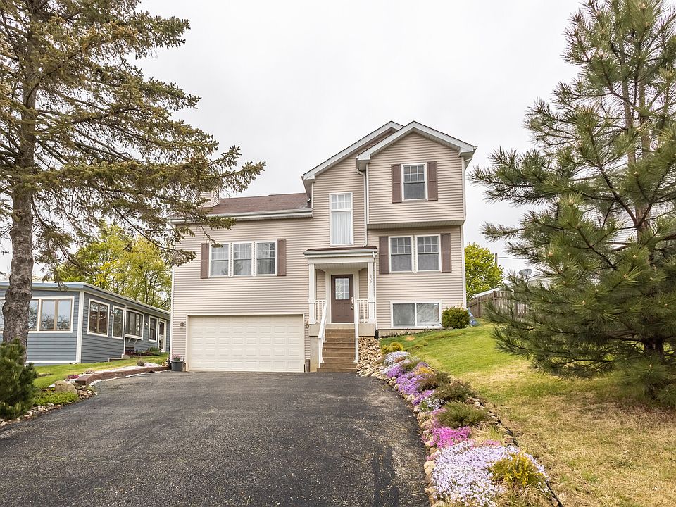1st image of 909 Sheridan Dr