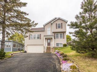 909 Sheridan Dr, Wauconda, IL