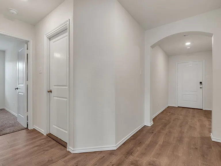 722 Windmill St — Photo 9