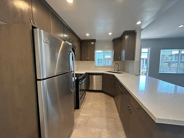 6337 Primrose Ave #9 — Photo 13