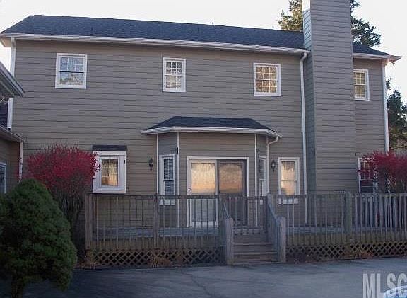 3rd image of 912 Plantation Dr
