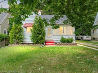 2307 Strathmore Rd, Lansing, MI 48910