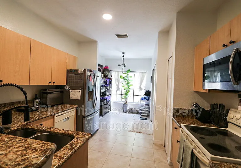10922 Winter Crest Dr — Photo 4
