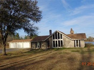 19440 Annas Pt, Bogalusa, LA 70427
