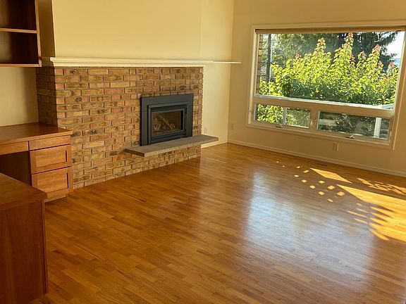 5th image of 204 S Garden St