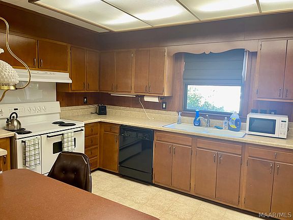 4th image of 250 Holly Ridge Dr