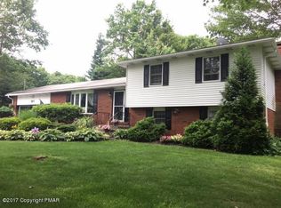 221 Winona Rd, Mount Pocono, PA 18344