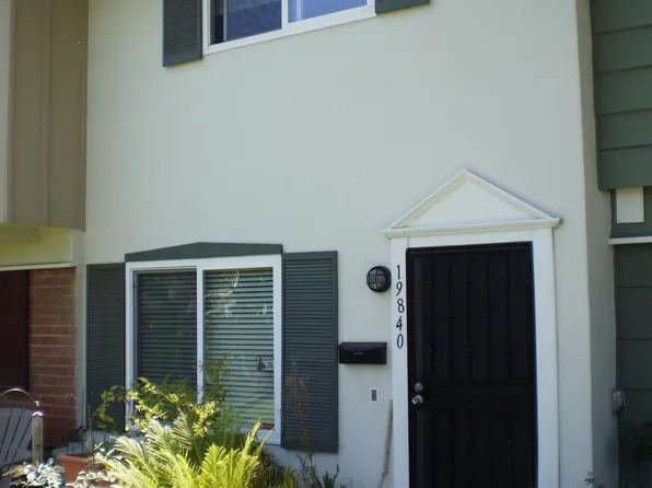 19840 Berkshire Ln, Huntington Beach, CA 92646