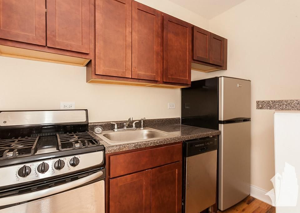 1st image of 816 W Diversey Pkwy #J1st