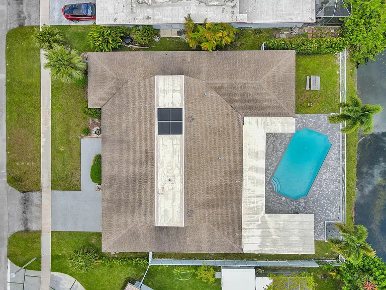 16610 Royal Poinciana Ct — Photo 11