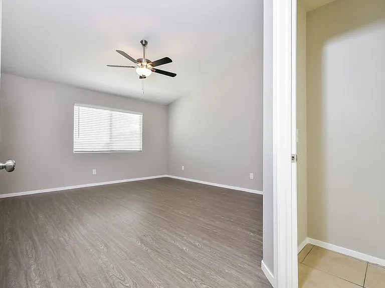 5828 Meadow Dale Dr — Photo 8