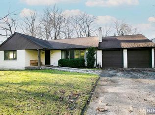 15 Old Smith Rd, Tenafly, NJ 07670