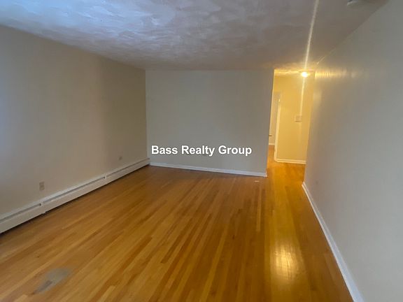 4th image of 810 Seward St #202