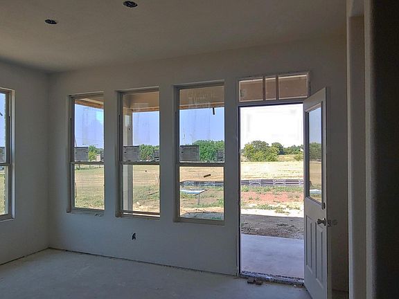 5th image of 422 Mesa Dr