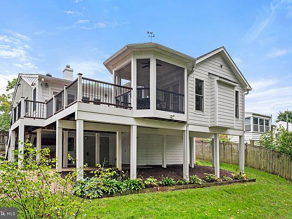 2nd image of 6459 Oakwood Dr